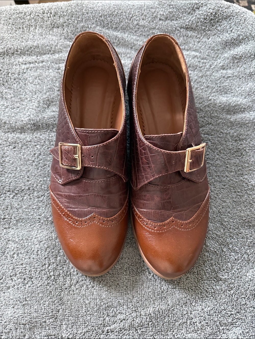 Women's Two-Tone Brown Leather Buckle Loafers